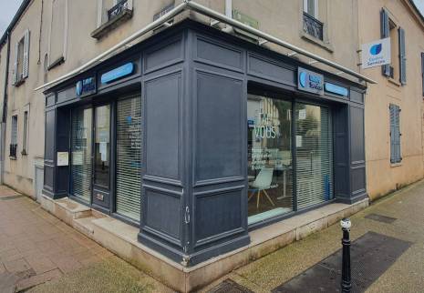 Devanture de locaux professionnels avant travaux de ravalement de façade - Brie-Comte-Robert 77170