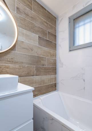 Création de salle de bain avec revêtements muraux - La Valette du Var 83160