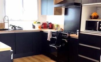 Rénovation de cuisine avec changement de revêtement de sol en PVC façon parquet viynile clipsable façon teck à Coulommiers (77120)