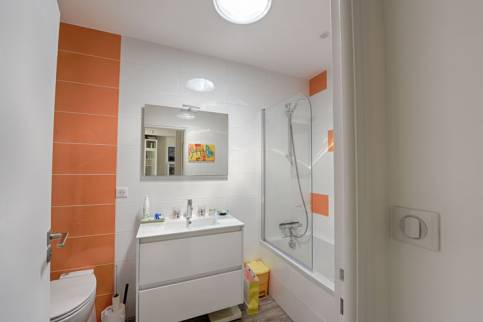 rénovation murale salle de bain