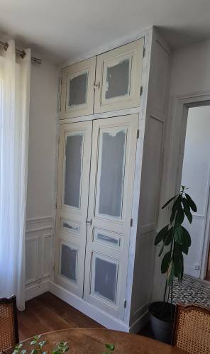Le placard du séjour avant peinture