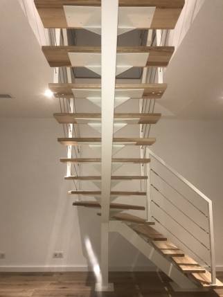 Pose d'escalier en métal