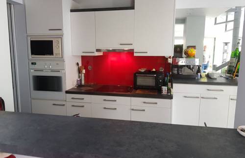 Réalisation d'une cuisine toute équipée dans une residence secondaire à Villers sur Mer