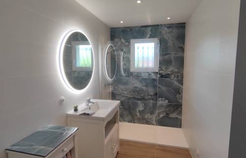 rénovation salle de bain design et moderne à Voiron