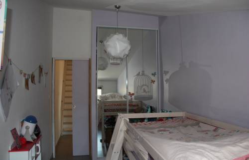 Chambre d'enfant en longueur