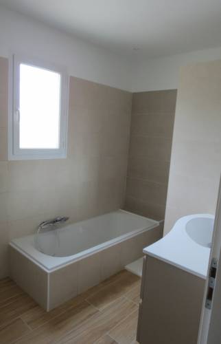 Baignoire spacieuse La Maison Des Travaux Ales