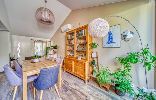 Focus sur le mur beige "camomille"