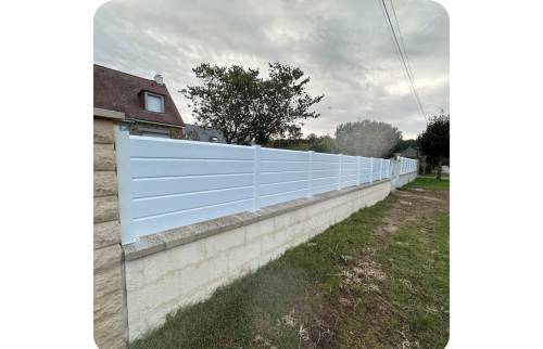 Clôture en palissade PVC