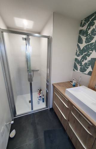 Rénovation de Salle de Bain Complète : Un Design Esthétique et Pratique