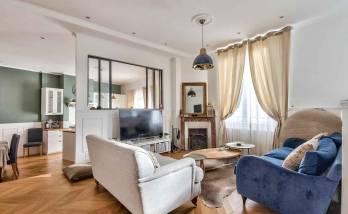 Verrière entre le salon et la cuisine dinatoire créés - La Maison des Travaux Paris 17