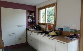 Rénovation de cuisine avec fenêtre double vitrage à Poitiers