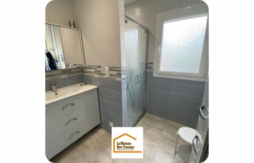 Rénovation d’une salle de bain, à Granville (50400). 