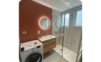 Petite salle de bain optimisée