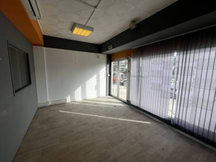 Agence commerciale à rénover à Fréjus