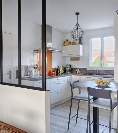 Aménagement de cuisine après retrait closon et pose verrière d'intérieur 4 panneaux sur Roquevaire (13360)