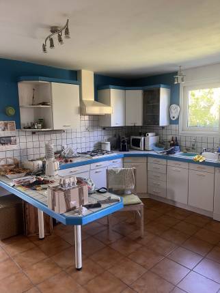 Cuisine de maison avant travaux de rénovation et décoration intérieure - Montélier 26120