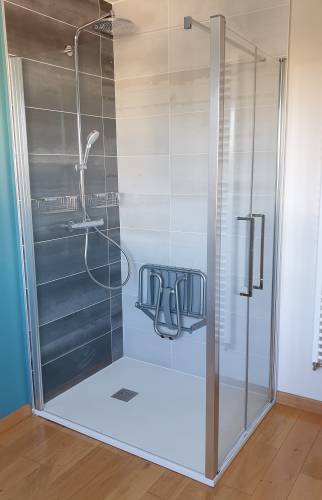 Douche pour la SDB parentale