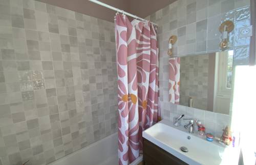 Salle de bain modernisée La Maison Des Travaux Ales