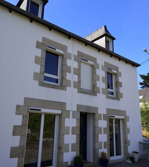 Rénovation de toutes les fenêtres, portes fenêtres et porte d'entrée de cette charmante maison à Pordic