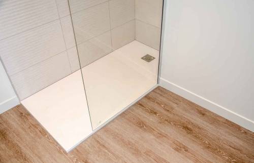 Douche et receveur extra plat + paroi vitrée
