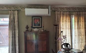 Installation de pompe à chaleur air-air avec unité intérieure dans le séjour - Brie-Comte-Robert 77170