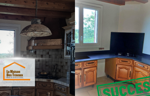 Rénovation de cuisine à Pardaillan : Avant/après impressionnant ! Modernisation réussie avec un plan de travail noir et une hotte design.