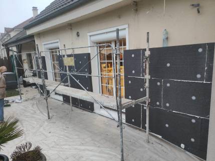 Travaux d'isolation thermique extérieure en cours - Fontenay-Trésigny 77610