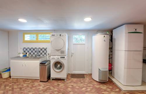 Rénovation sous-sol aménagement buanderie étanchéité et carrelage sol - Crécy-la-Chapelle - 77580 - 