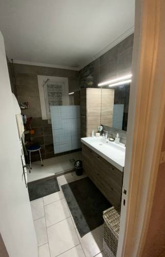 Douche moderne accessible La Maison Des Travaux Ales