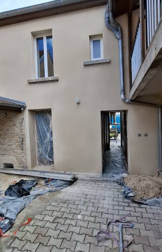 Façade avant en cours