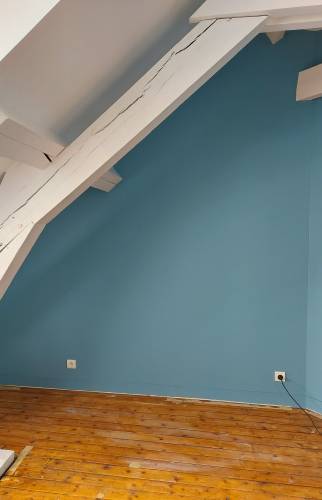 Peinture murs et poutres de chambre