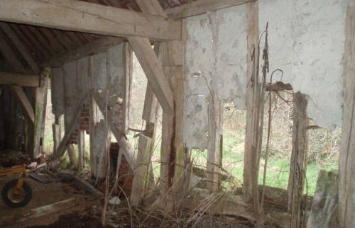 Destruction d'une vieille grange pour reconstruction à neuf à Veilleins (41)