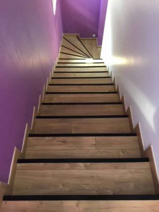 Rénovation d'escalier intérieur en béton avec habillage en parquet - Moissy-Cramayel 77550