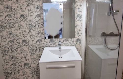 Salle de bain avec son meuble vasque