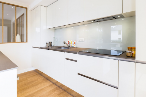 pose d'une verrière, rénover sa cuisine, Montpellier, cuisine sur mesure