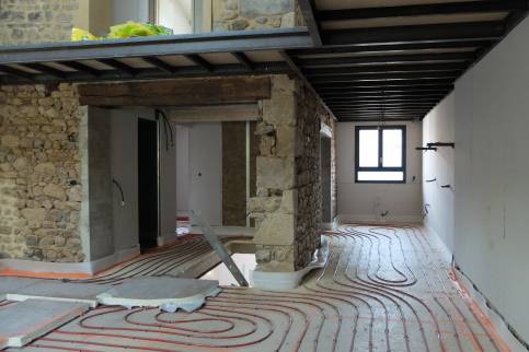 Réalisation d'un escalier métal avec coursive, en finition effet "rouillé", commune du Val de Saône