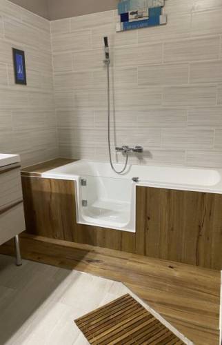 Baignoire accessibilite PMR La Maison Des Travaux Ales