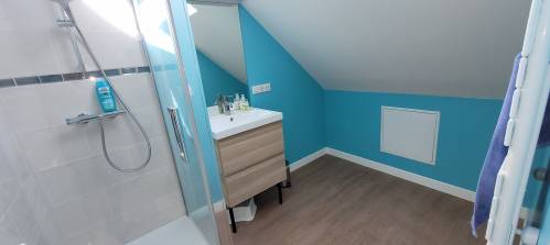 La salle de bain de l'étage