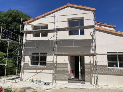 Montanay (69250) : Isolation thermique par l'extérieur pour cette villa entièrement rénovée