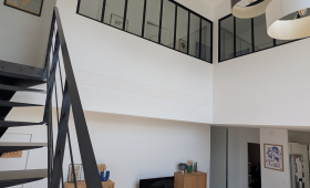 Espace de vie séparé de la mezzanine