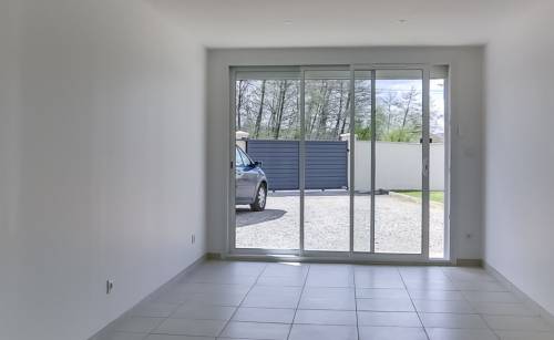 Rénovation complète d’une maison avec aménagement d’un garage transformé en séjour cuisine à Neuville sur Saône