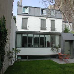 Création d'une véranda pour plus de luminosité 