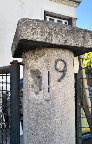 Poteau avant reprise d'enduit 