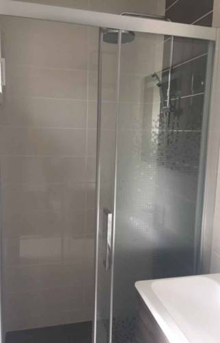 Réalisation d'une salle de bain dans une extension, à Brains 44