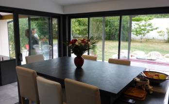 Véranda avec baies vitrées coulissantes sur jardin - Coulommiers - 77120 - 