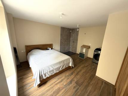 Suite parentale avec emplacement de la future douche et des WC (Brunoy 91800)