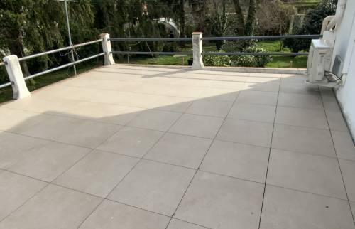 Toit terrasse dalles sur plots La Maison Des Travaux Alès