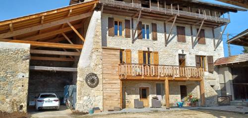 Résultat finale : Les pierres apparentes magnifient la maison