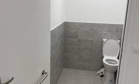 WC aux normes PMR