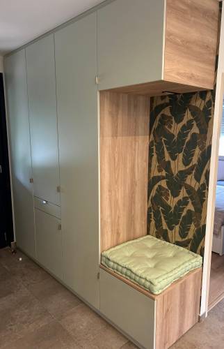 Nouveau meuble d'entrée avec assise intégrée 